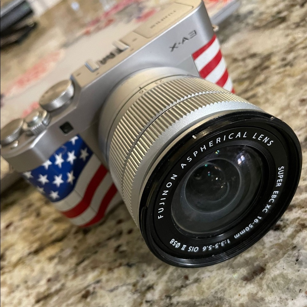 Fujifilm x-a3 - Picture 1 of 2